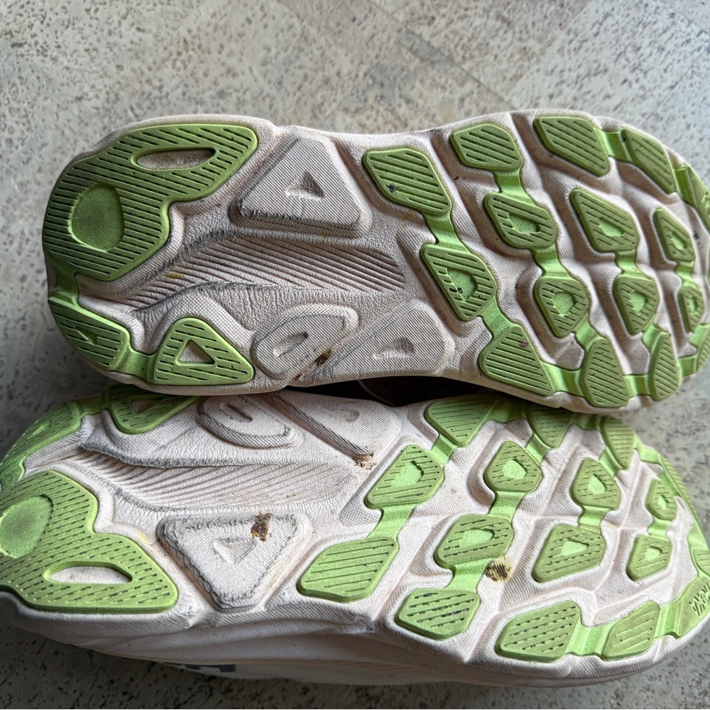 Hoka Clifton 9 Women’s Running Shoes, size 8B - Picture 5 of 6